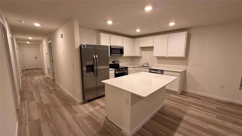 For Rent: $2,450 (5 beds, 2 baths, 1739 Square Feet)