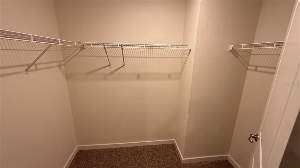 For Rent: $2,450 (5 beds, 2 baths, 1739 Square Feet)