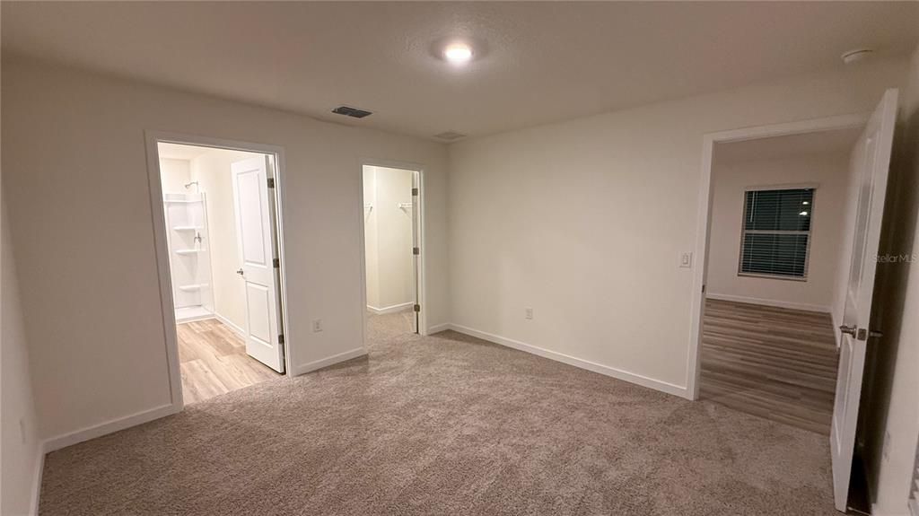For Rent: $2,450 (5 beds, 2 baths, 1739 Square Feet)