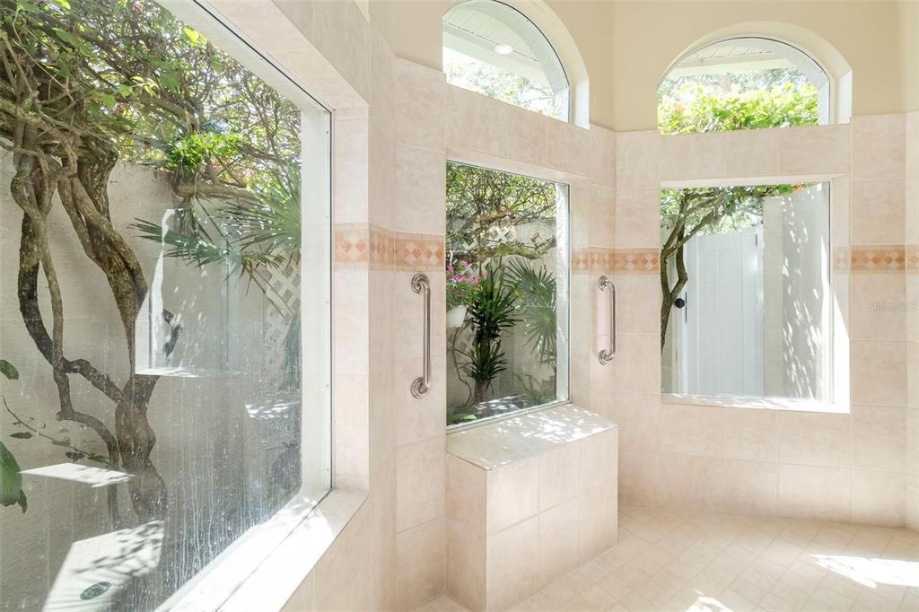 En Venta: $1,425,000 (4 camas, 3 baños, 3361 Pies cuadrados)