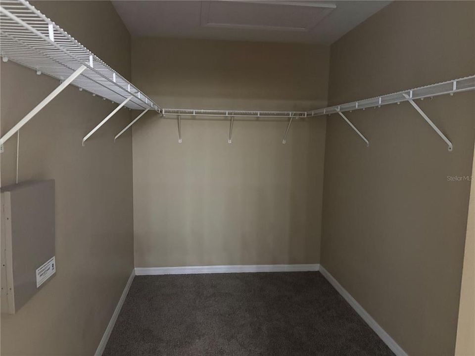 For Sale: $429,900 (4 beds, 2 baths, 2833 Square Feet)