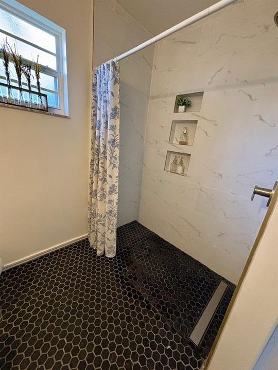 For Sale: $315,000 (3 beds, 2 baths, 1122 Square Feet)
