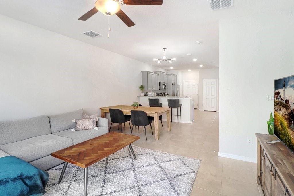 En Venta: $264,900 (2 camas, 2 baños, 1588 Pies cuadrados)