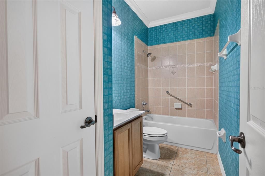 На продажу: $329,000 (3 спален, 2 ванн, 2161 Квадратных фут)