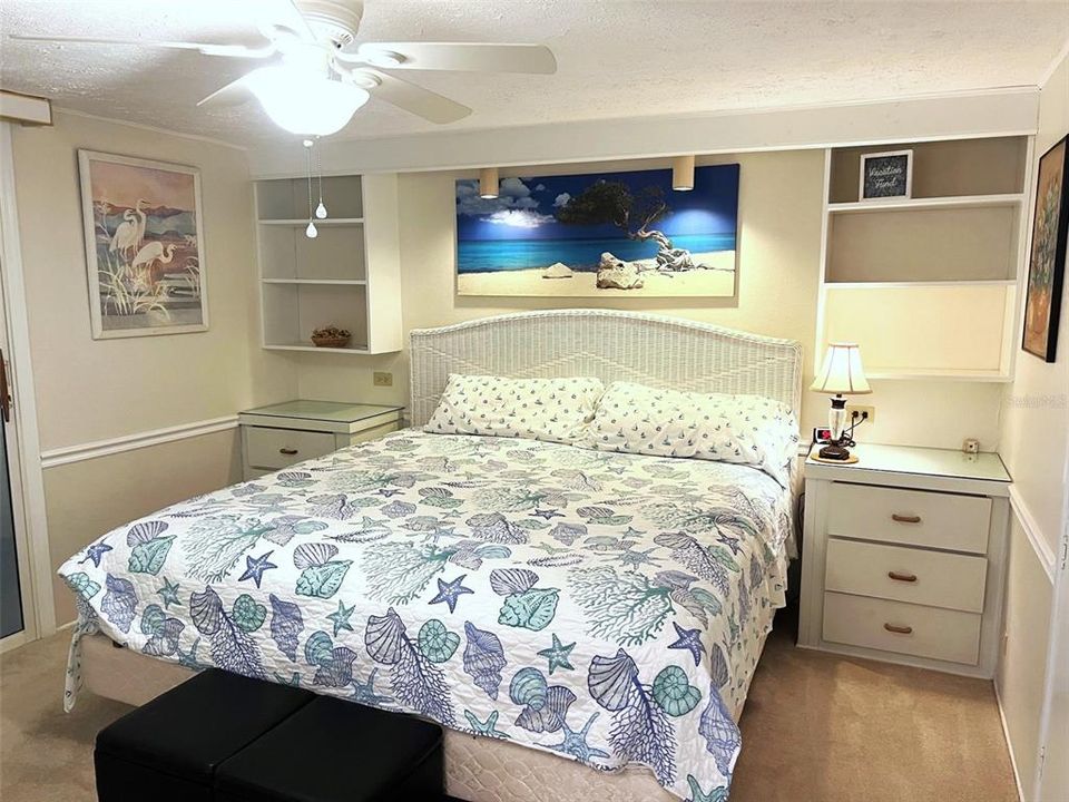 Active With Contract: $119,000 (2 beds, 2 baths, 1292 Square Feet)