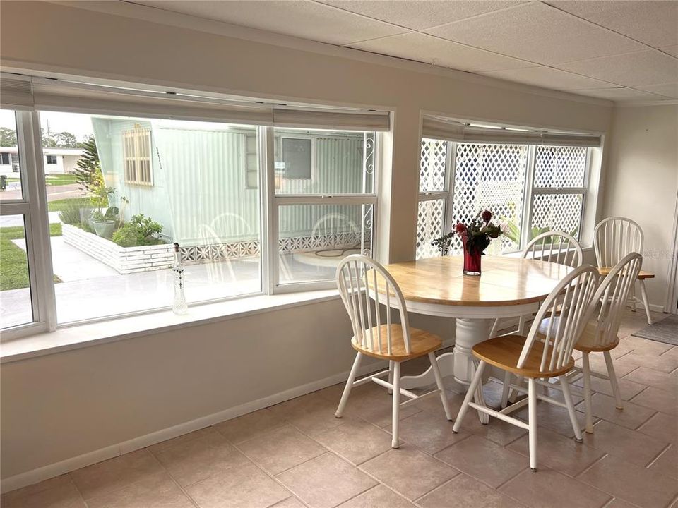 Active With Contract: $119,000 (2 beds, 2 baths, 1292 Square Feet)
