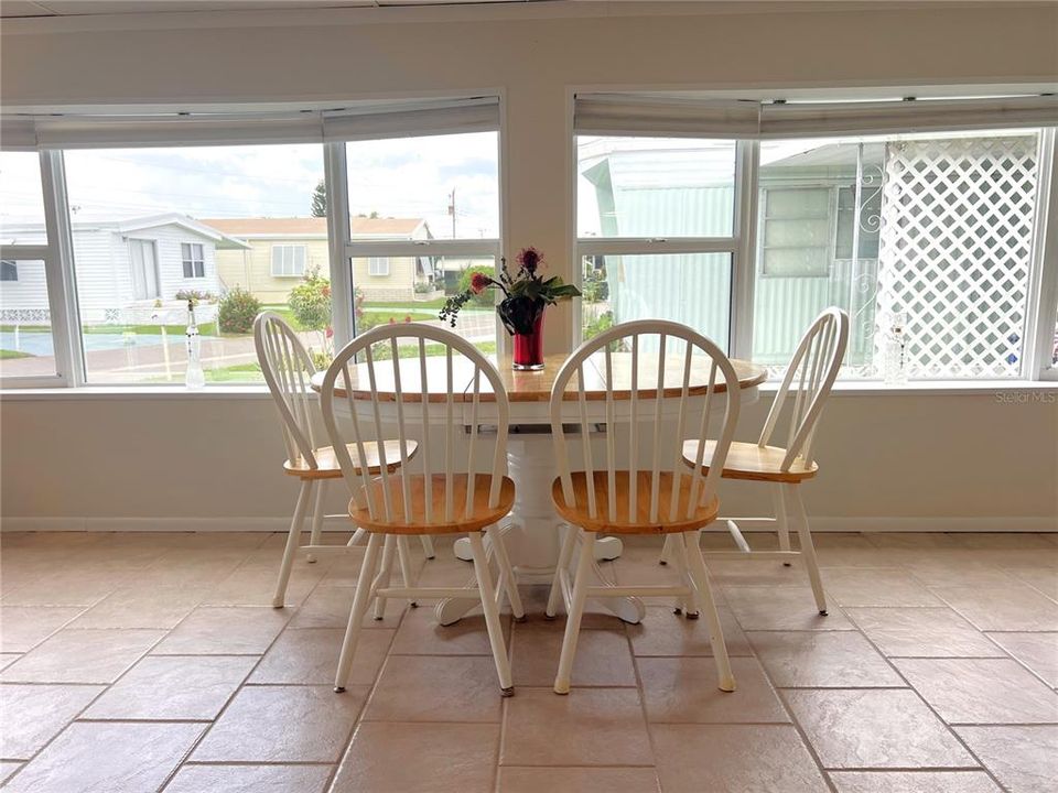 Active With Contract: $119,000 (2 beds, 2 baths, 1292 Square Feet)