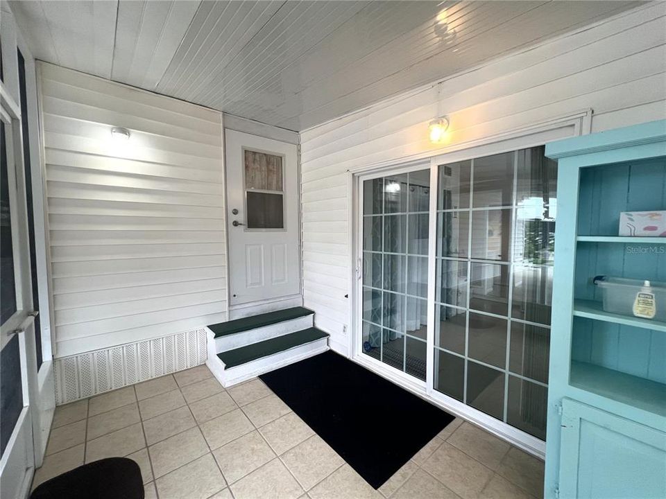 Active With Contract: $119,000 (2 beds, 2 baths, 1292 Square Feet)