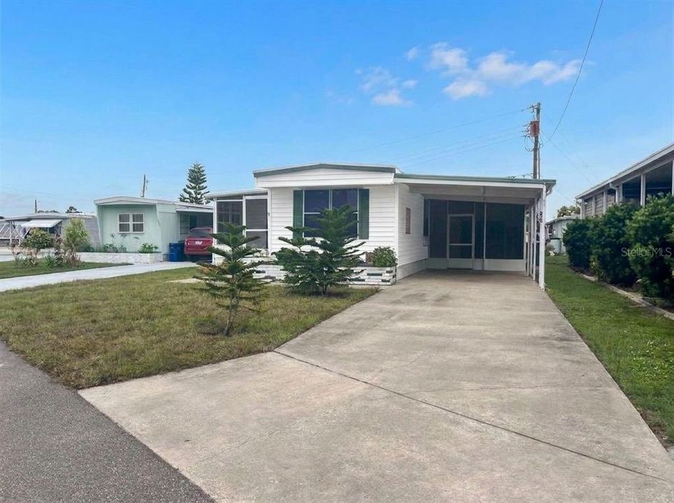 Active With Contract: $119,000 (2 beds, 2 baths, 1292 Square Feet)