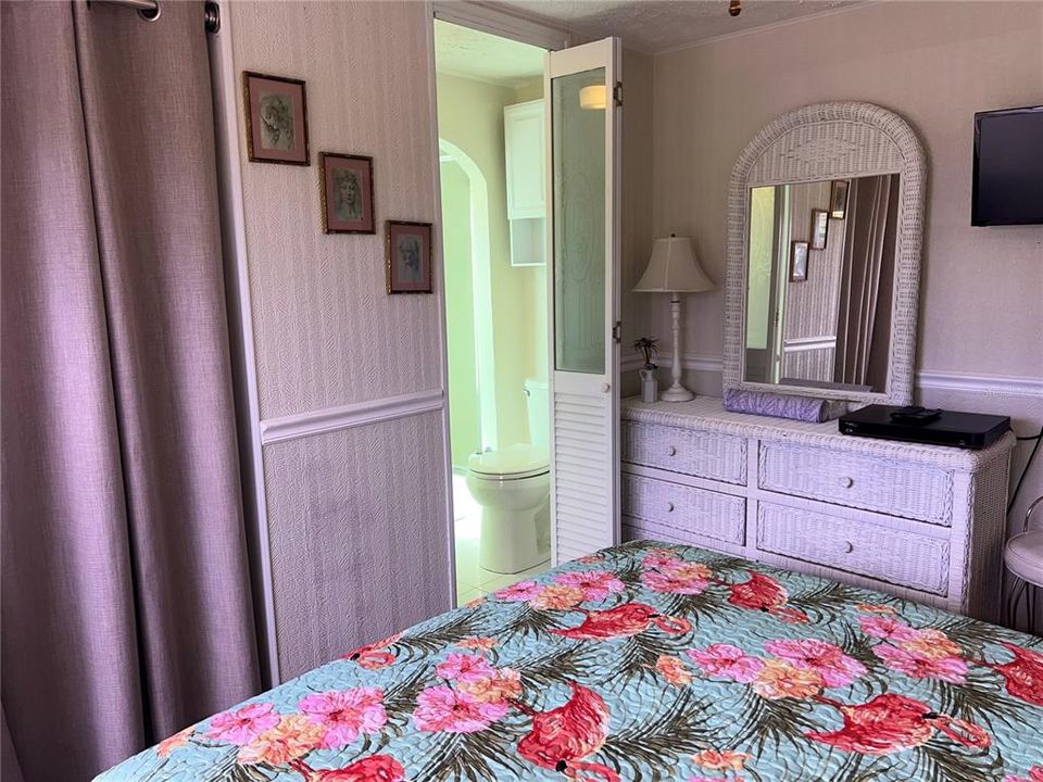 Active With Contract: $119,000 (2 beds, 2 baths, 1292 Square Feet)