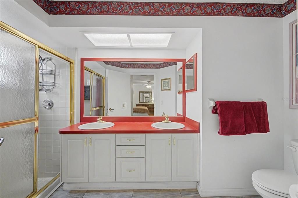 На продажу: $349,500 (2 спален, 2 ванн, 1714 Квадратных фут)
