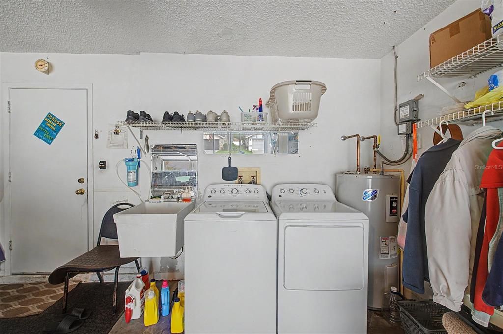 На продажу: $349,500 (2 спален, 2 ванн, 1714 Квадратных фут)