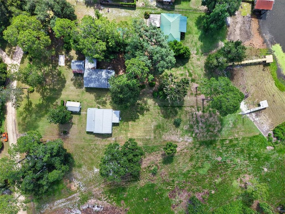 For Sale: $250,000 (2 beds, 1 baths, 936 Square Feet)