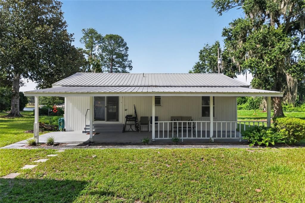 For Sale: $250,000 (2 beds, 1 baths, 936 Square Feet)