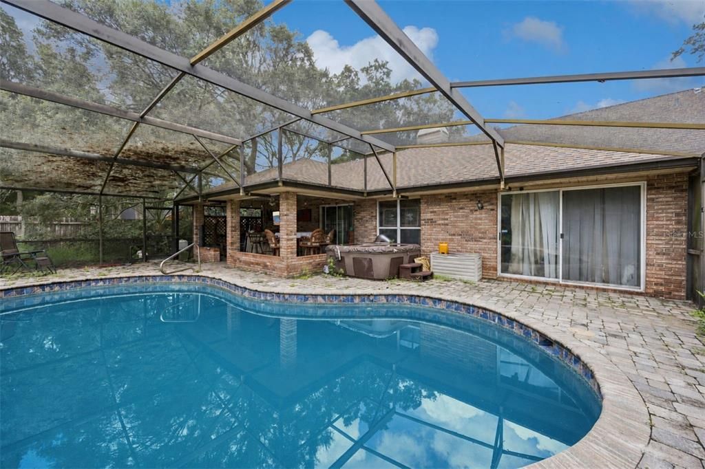 For Sale: $399,000 (3 beds, 2 baths, 1919 Square Feet)