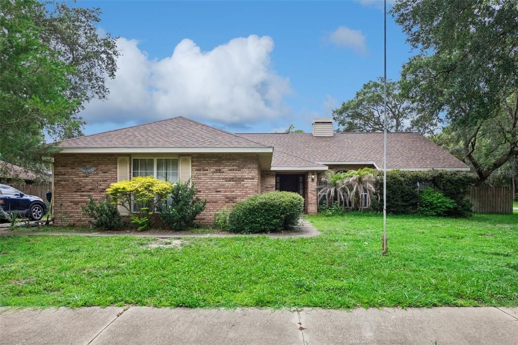 For Sale: $399,000 (3 beds, 2 baths, 1919 Square Feet)