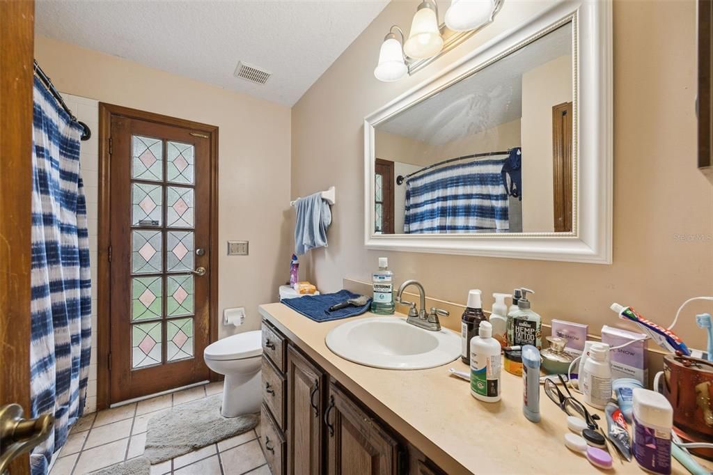 For Sale: $399,000 (3 beds, 2 baths, 1919 Square Feet)