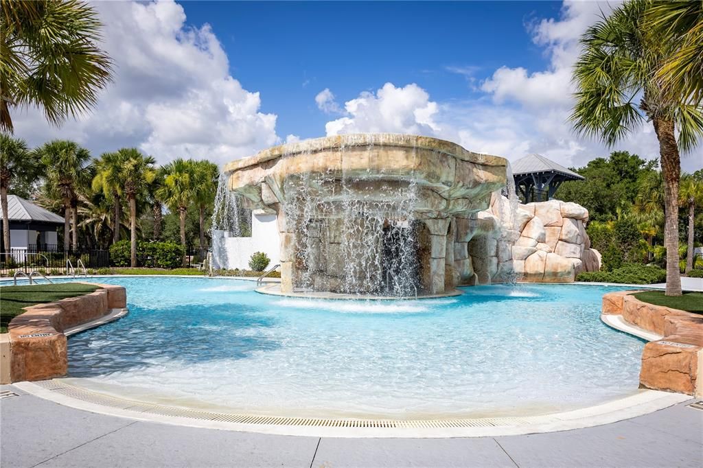 For Sale: $349,000 (3 beds, 3 baths, 1696 Square Feet)