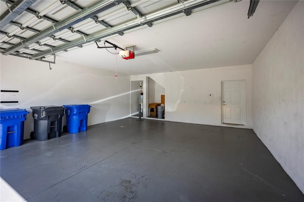 For Sale: $349,000 (3 beds, 3 baths, 1696 Square Feet)
