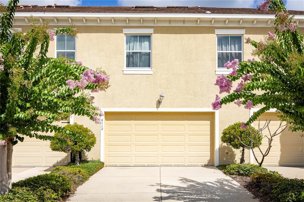 For Sale: $349,000 (3 beds, 3 baths, 1696 Square Feet)