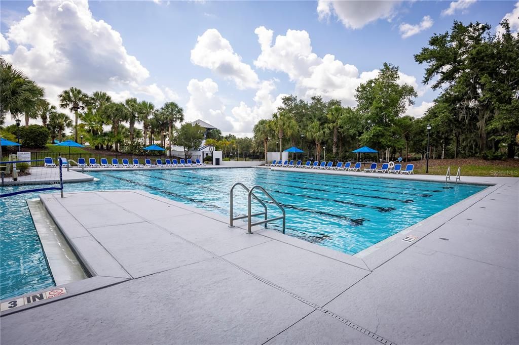 For Sale: $349,000 (3 beds, 3 baths, 1696 Square Feet)