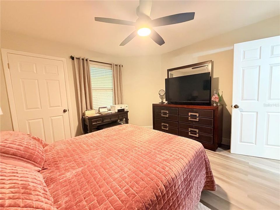 En Venta: $240,000 (2 camas, 2 baños, 937 Pies cuadrados)