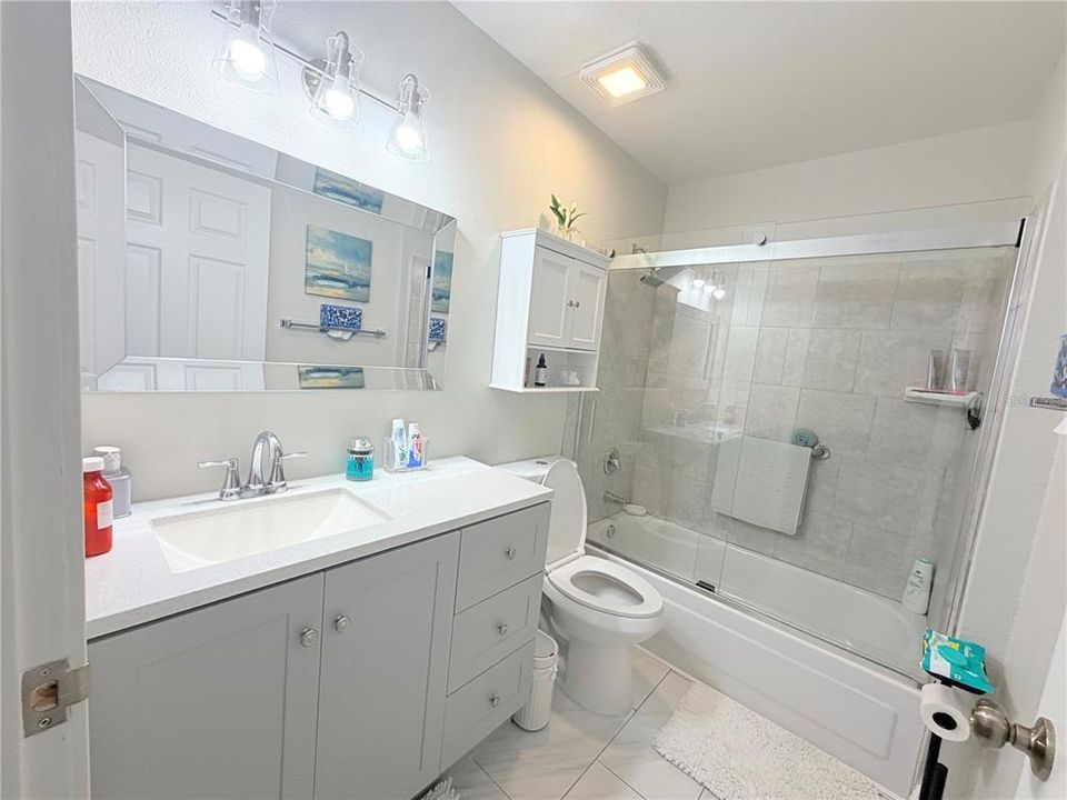 En Venta: $240,000 (2 camas, 2 baños, 937 Pies cuadrados)