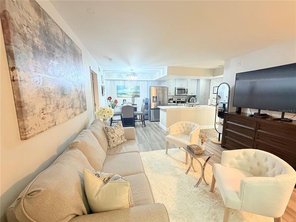 En Venta: $240,000 (2 camas, 2 baños, 937 Pies cuadrados)