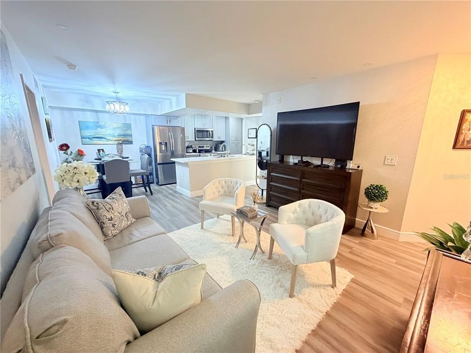 En Venta: $240,000 (2 camas, 2 baños, 937 Pies cuadrados)