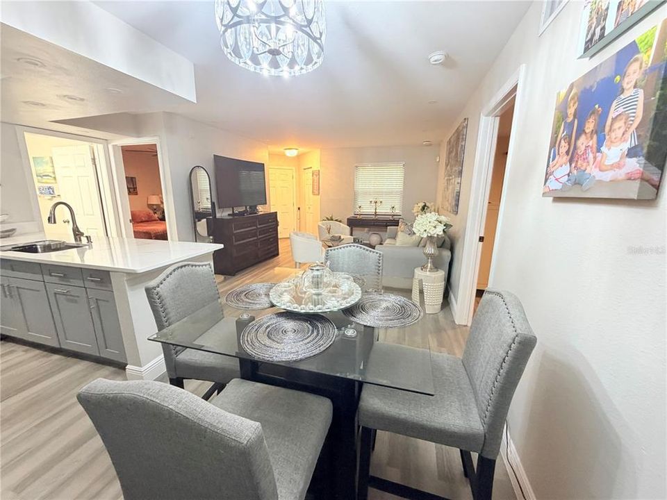 En Venta: $240,000 (2 camas, 2 baños, 937 Pies cuadrados)