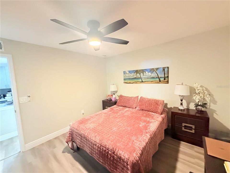 En Venta: $240,000 (2 camas, 2 baños, 937 Pies cuadrados)