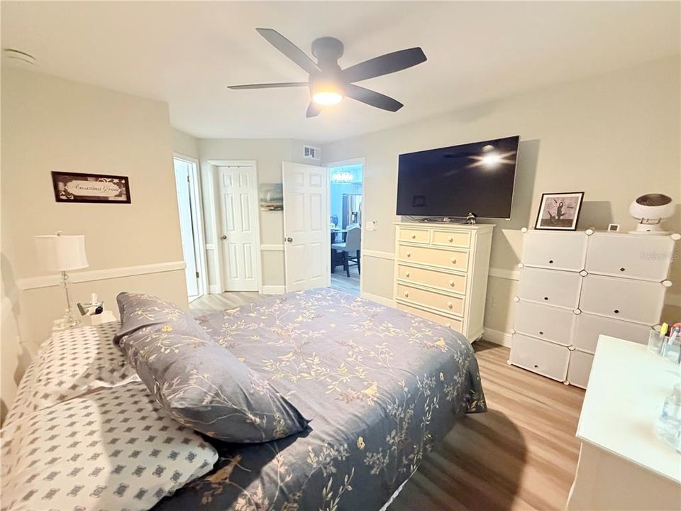En Venta: $240,000 (2 camas, 2 baños, 937 Pies cuadrados)