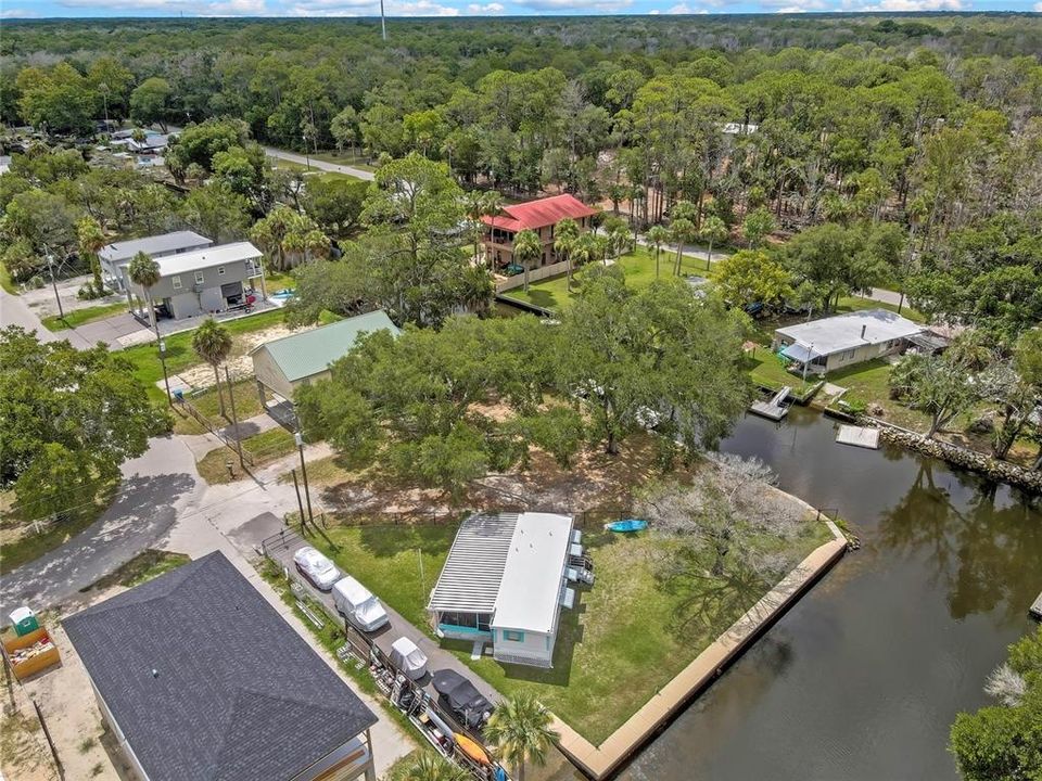 На продажу: $218,000 (0.21 acres)