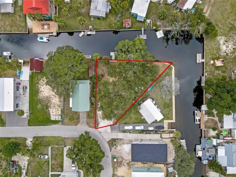 На продажу: $218,000 (0.21 acres)