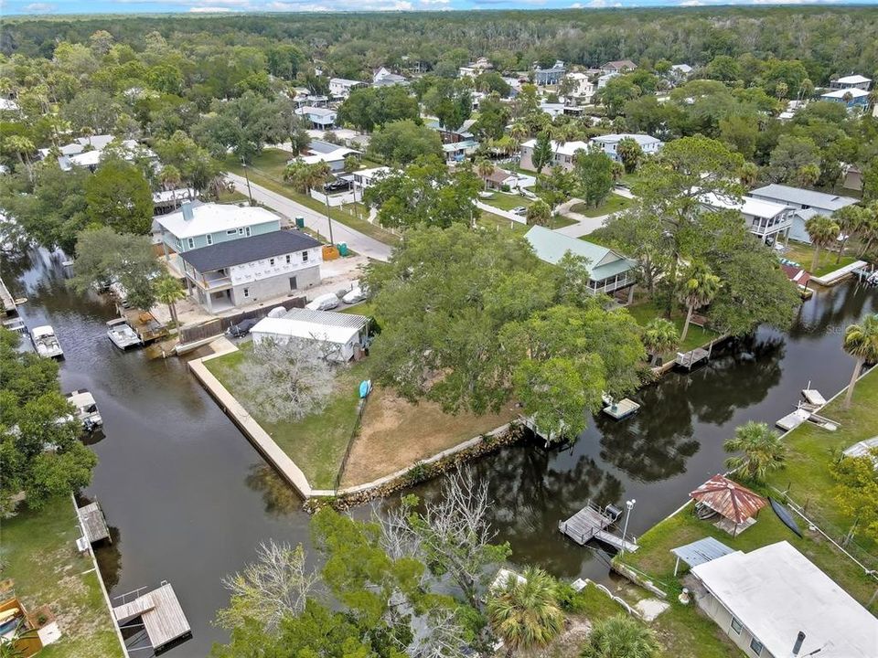 На продажу: $218,000 (0.21 acres)