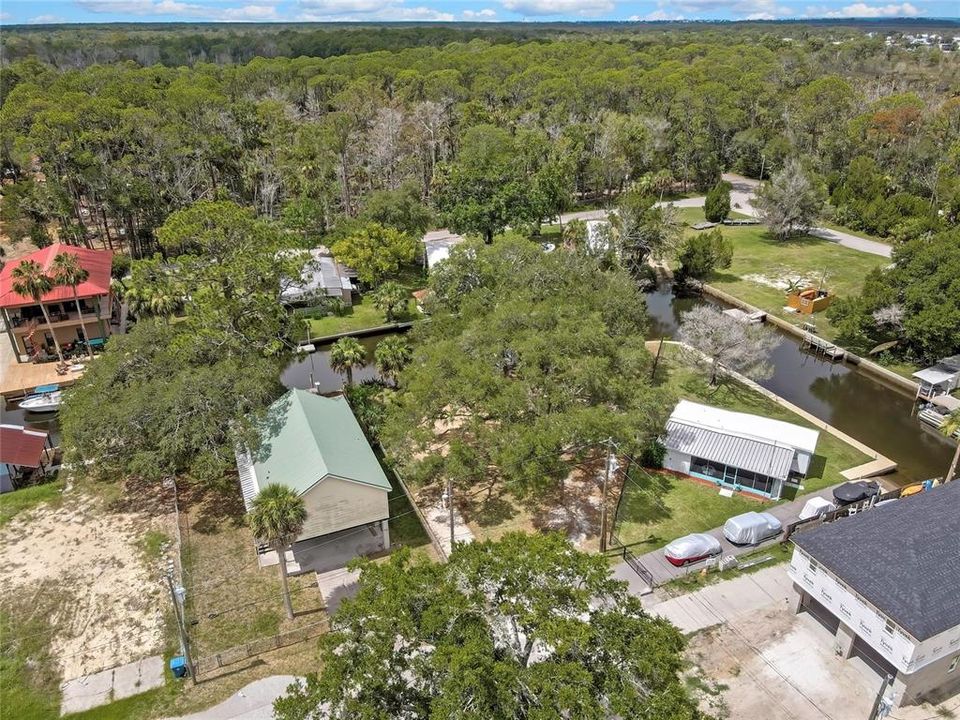 На продажу: $218,000 (0.21 acres)