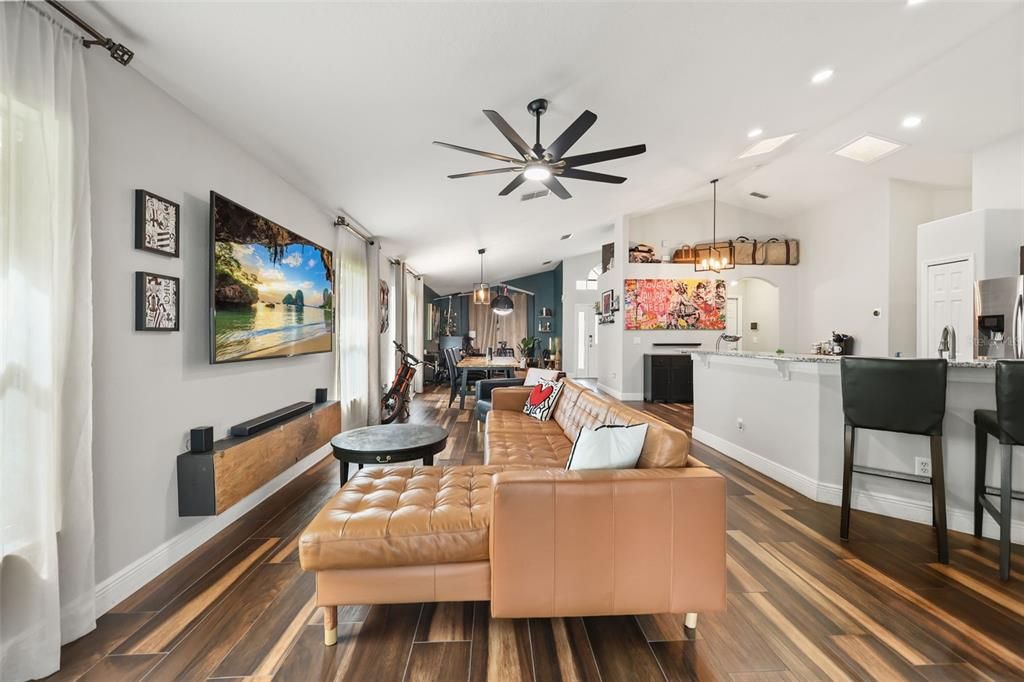 En Venta: $420,000 (3 camas, 2 baños, 1842 Pies cuadrados)