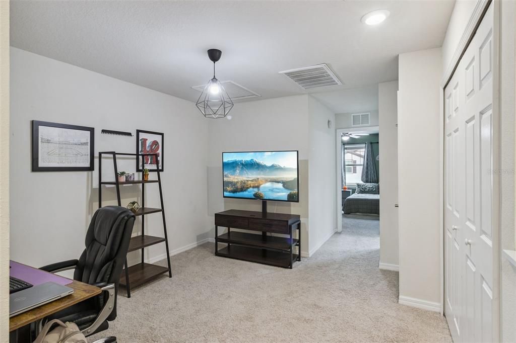 For Sale: $279,900 (2 beds, 2 baths, 1588 Square Feet)