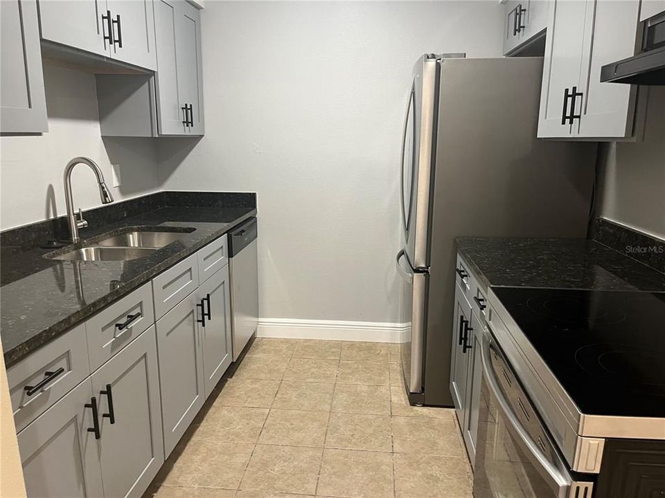 В аренду: $1,350 (1 спален, 1 ванн, 760 Квадратных фут)