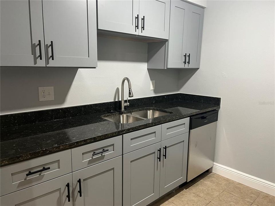 В аренду: $1,350 (1 спален, 1 ванн, 760 Квадратных фут)