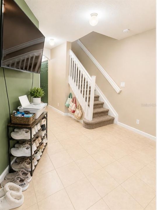 For Sale: $309,500 (3 beds, 3 baths, 1423 Square Feet)