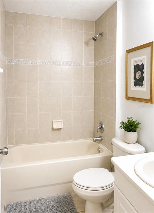For Sale: $309,500 (3 beds, 3 baths, 1423 Square Feet)