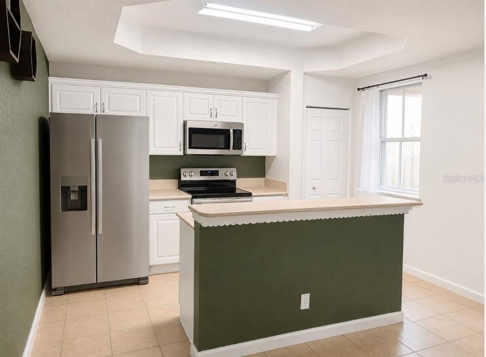 For Sale: $309,500 (3 beds, 3 baths, 1423 Square Feet)