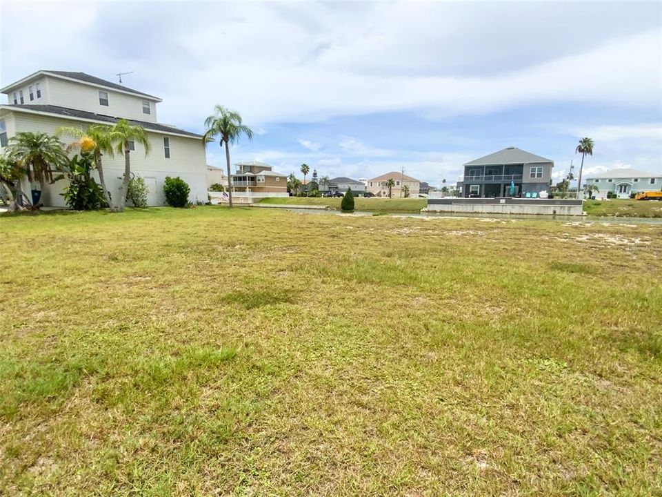待售: $64,900 (0.17 acres)