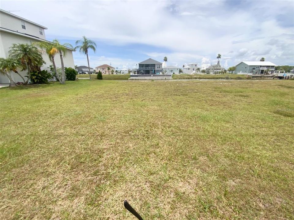 待售: $64,900 (0.17 acres)