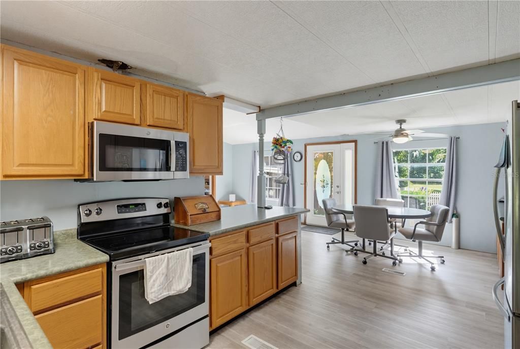 En Venta: $249,999 (5 camas, 2 baños, 2866 Pies cuadrados)