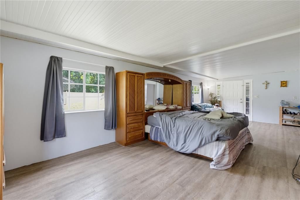 En Venta: $249,999 (5 camas, 2 baños, 2866 Pies cuadrados)