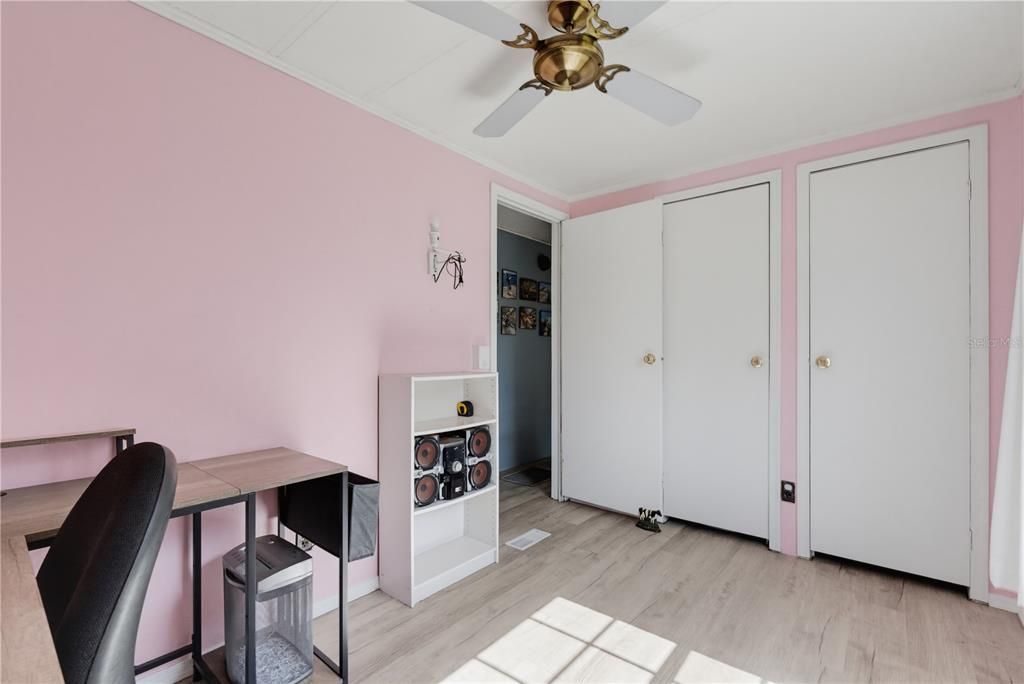 En Venta: $249,999 (5 camas, 2 baños, 2866 Pies cuadrados)