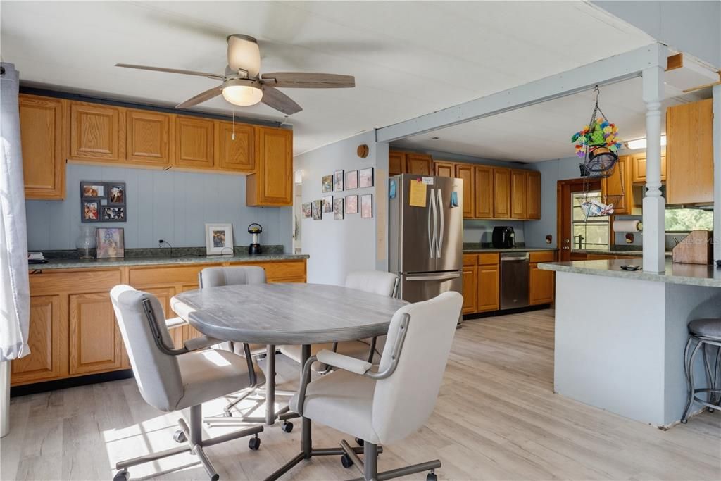 En Venta: $249,999 (5 camas, 2 baños, 2866 Pies cuadrados)