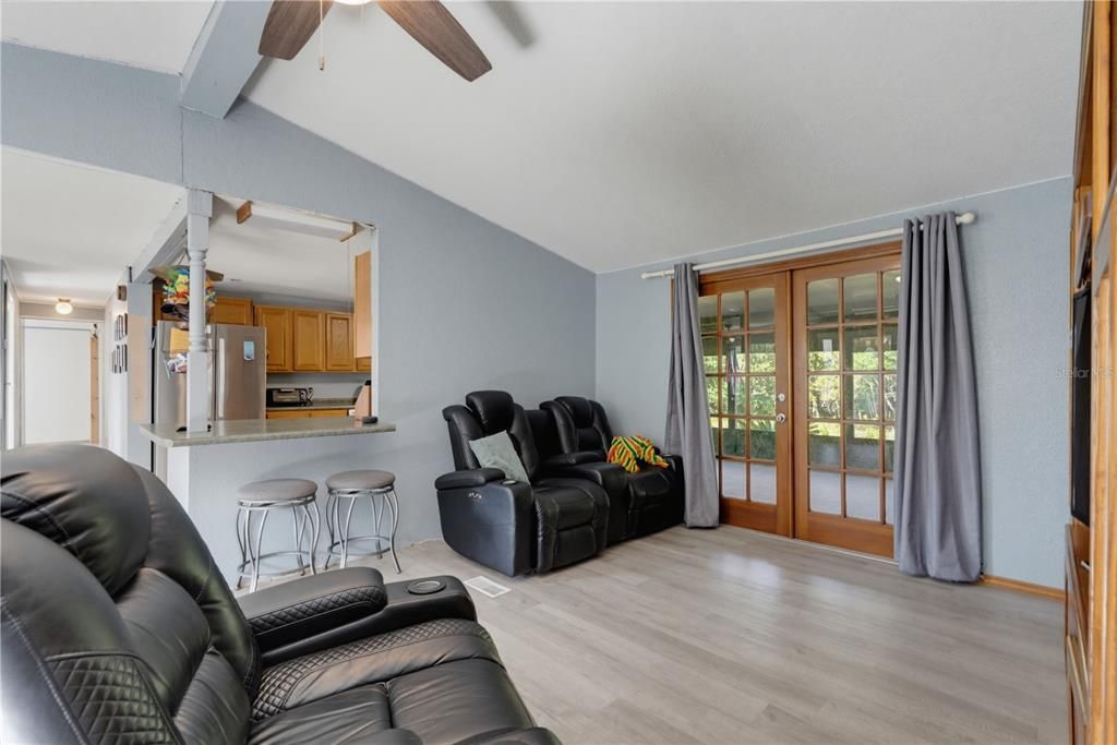 En Venta: $249,999 (5 camas, 2 baños, 2866 Pies cuadrados)